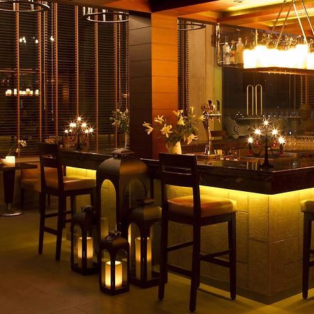 Hotel 32Nd Milestone Gurgaon Zewnętrze zdjęcie